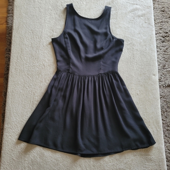 Aritzia Talula fit and flare mini dress size small​ - Picture 2 of 10